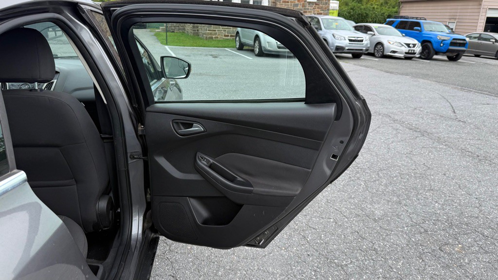 2012 Ford Focus Image 19