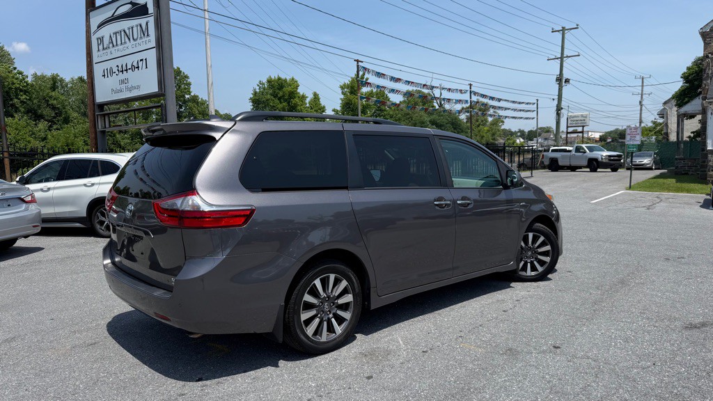 2020 Toyota Sienna Image 4