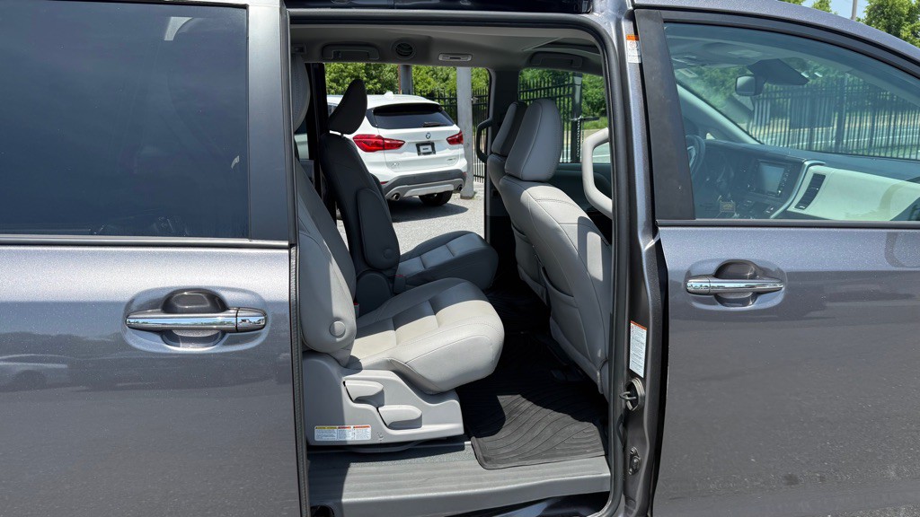 2020 Toyota Sienna Image 15