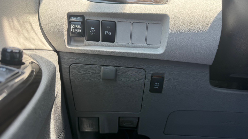 2020 Toyota Sienna Image 24