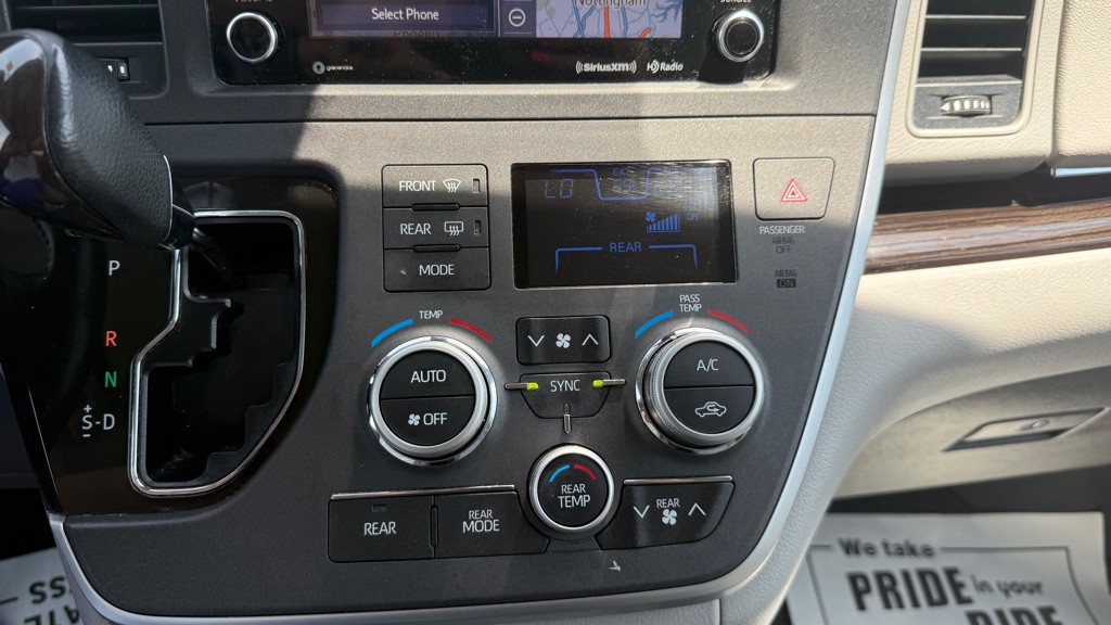 2020 Toyota Sienna Image 26