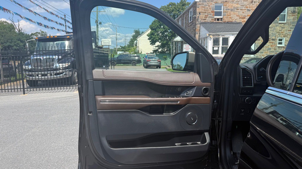 2021 Ford Expedition Image 9