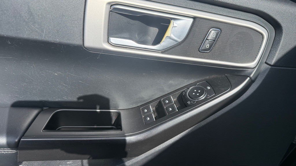 2020 Ford Explorer Image 11