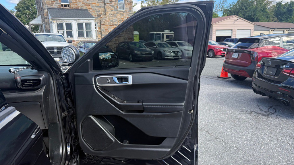 2020 Ford Explorer Image 16