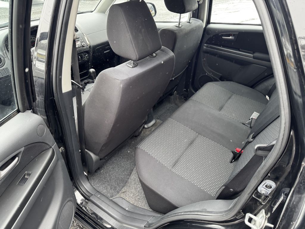 2013 Suzuki SX4 Image 9
