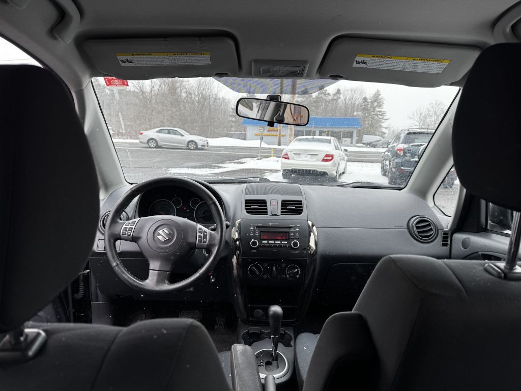2013 Suzuki SX4 Image 10