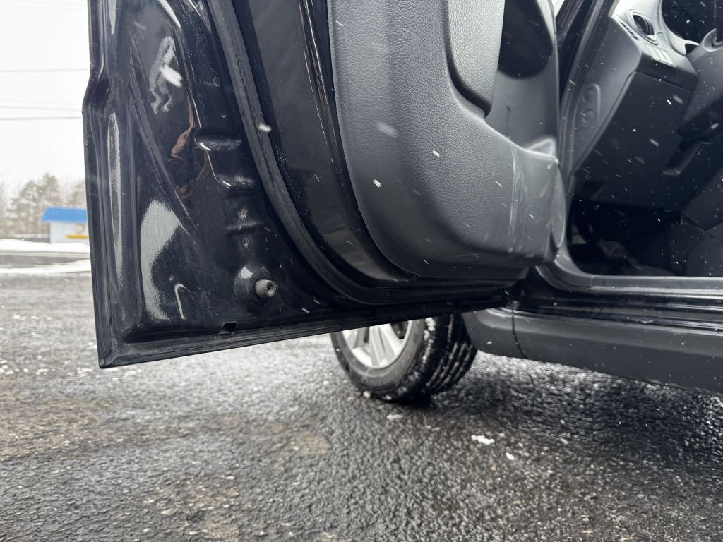 2013 Suzuki SX4 Image 12