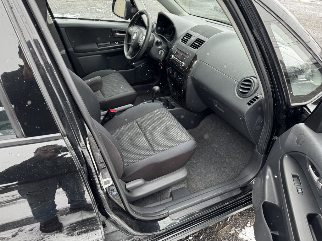 2013 Suzuki SX4 Image 17
