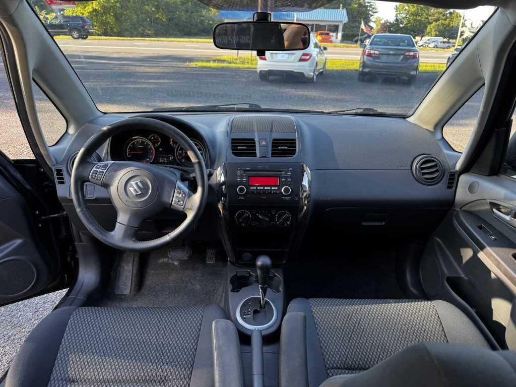 2013 Suzuki SX4 Image 10