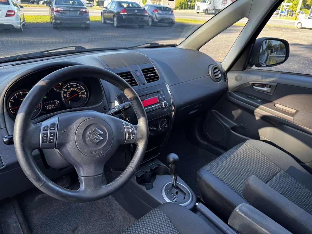 2013 Suzuki SX4 Image 16