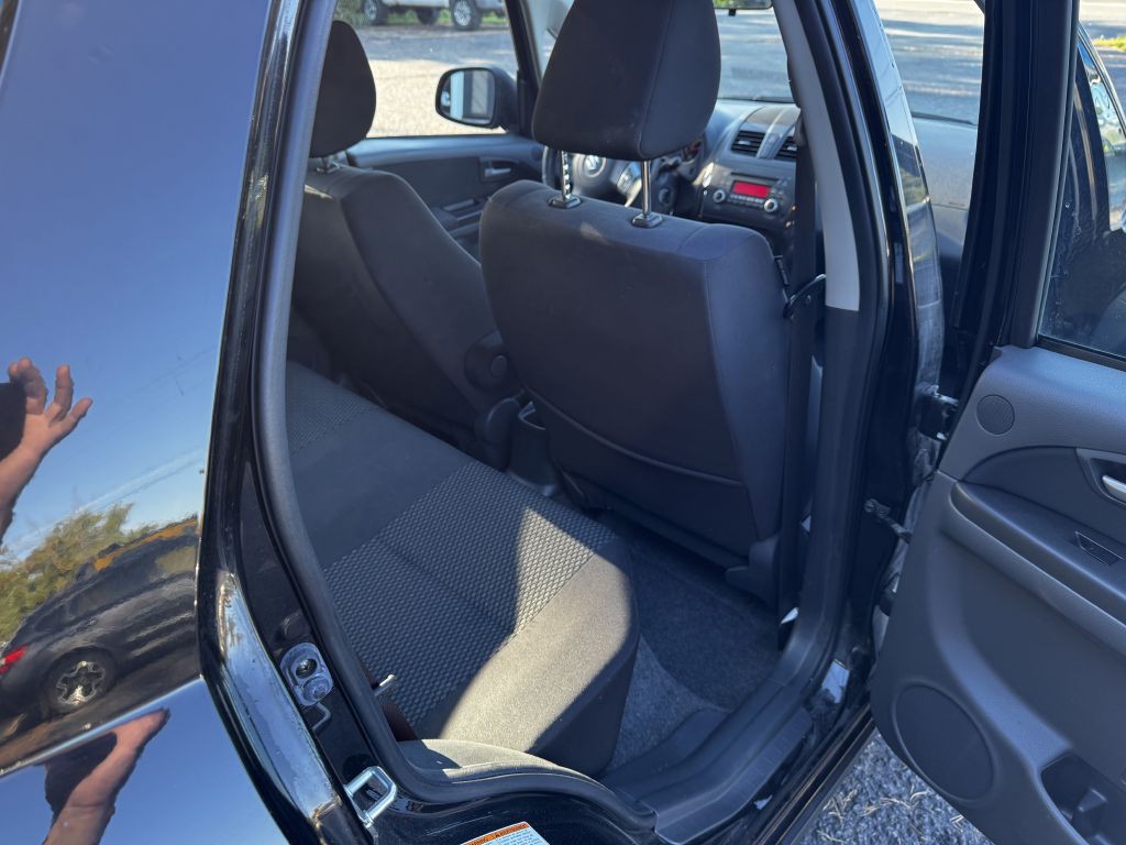 2013 Suzuki SX4 Image 20