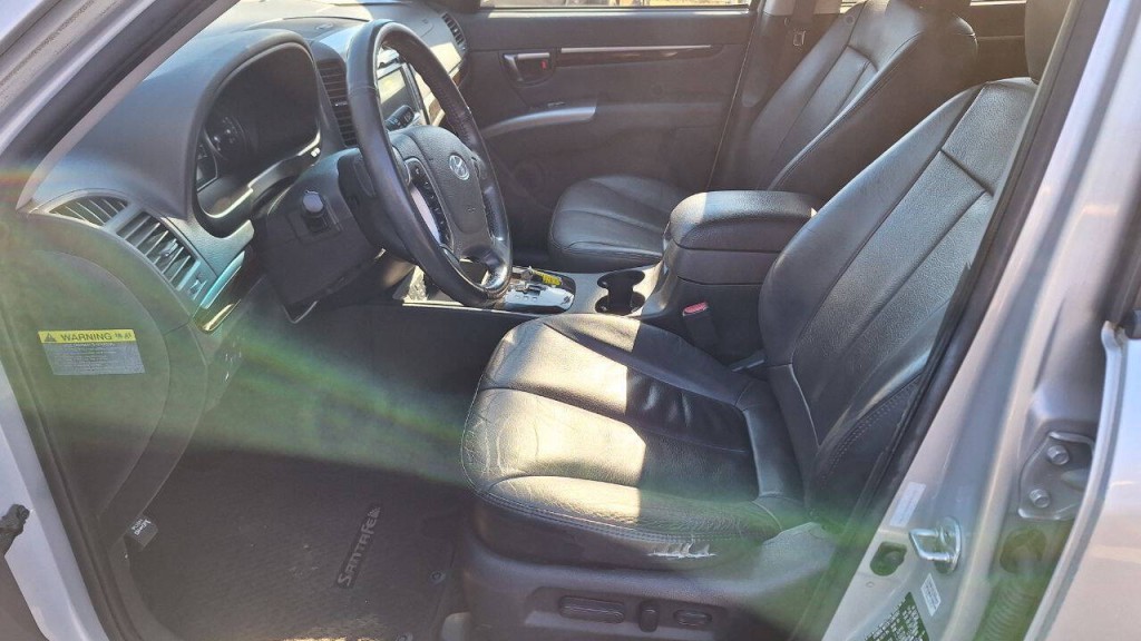 2012 Hyundai Santa Fe Image 9