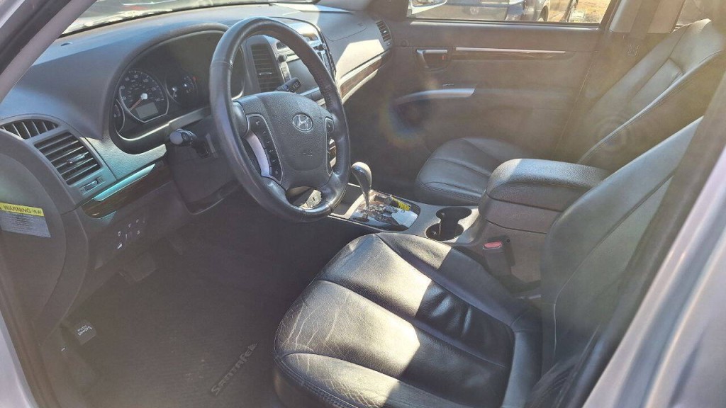 2012 Hyundai Santa Fe Image 10