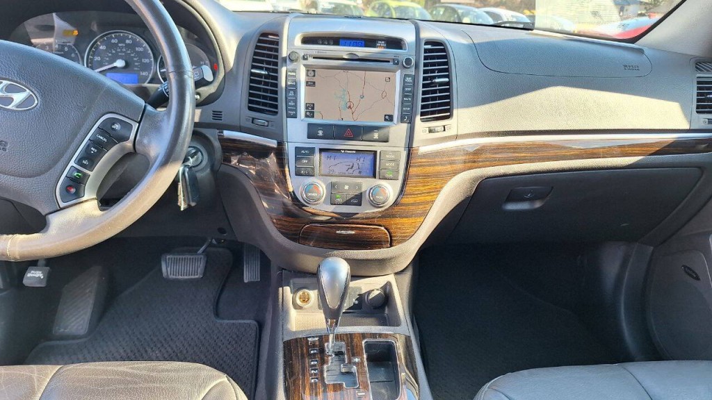 2012 Hyundai Santa Fe Image 15