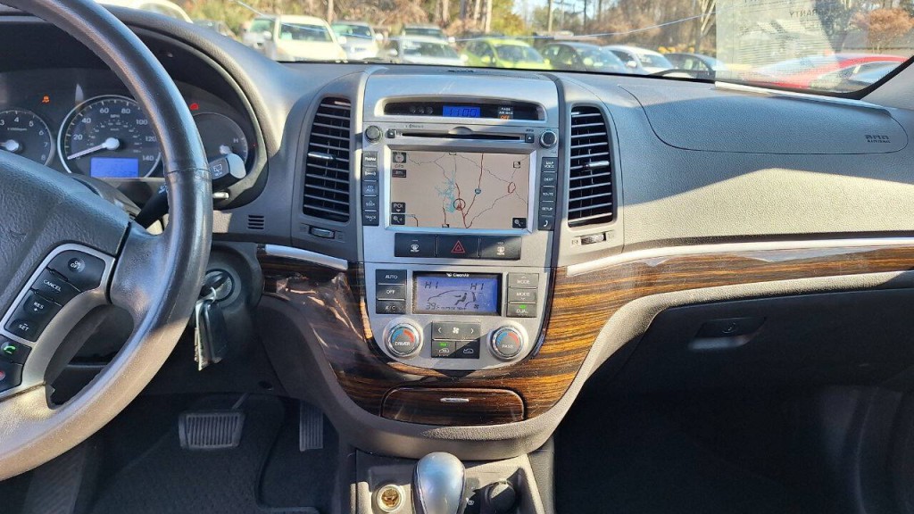 2012 Hyundai Santa Fe Image 16