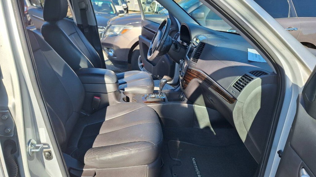 2012 Hyundai Santa Fe Image 19