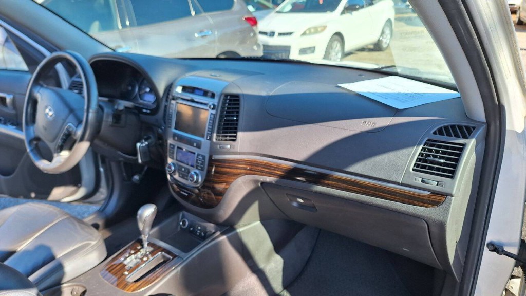 2012 Hyundai Santa Fe Image 21