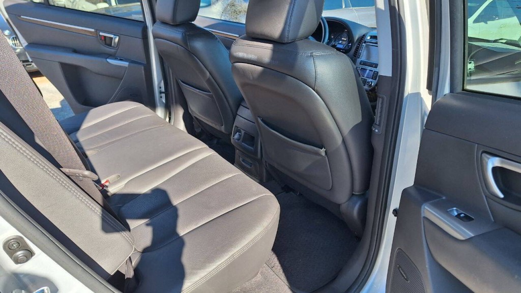 2012 Hyundai Santa Fe Image 23