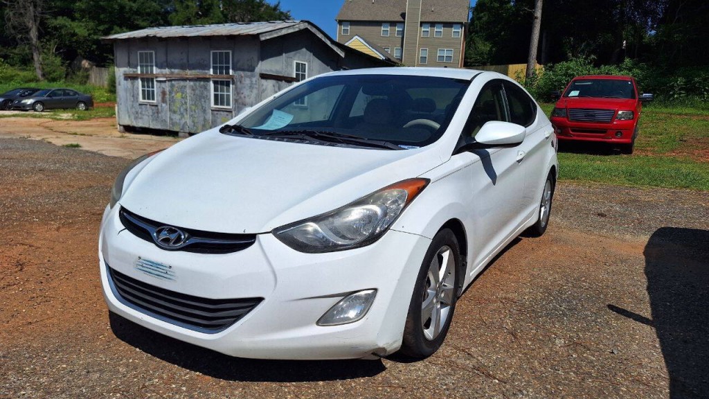 2013 Hyundai Elantra Image 3