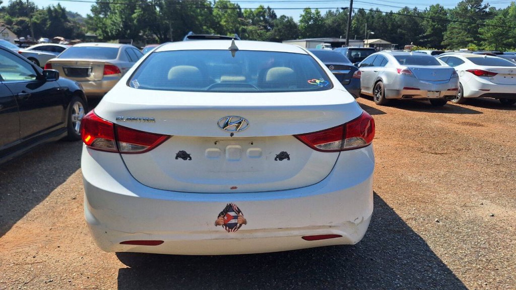 2013 Hyundai Elantra Image 5