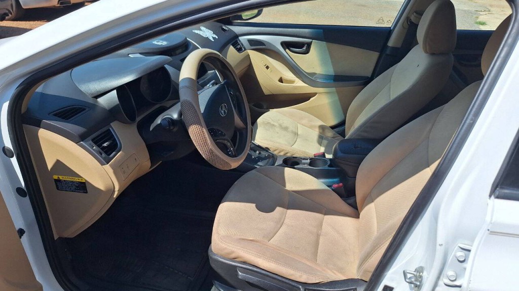 2013 Hyundai Elantra Image 9