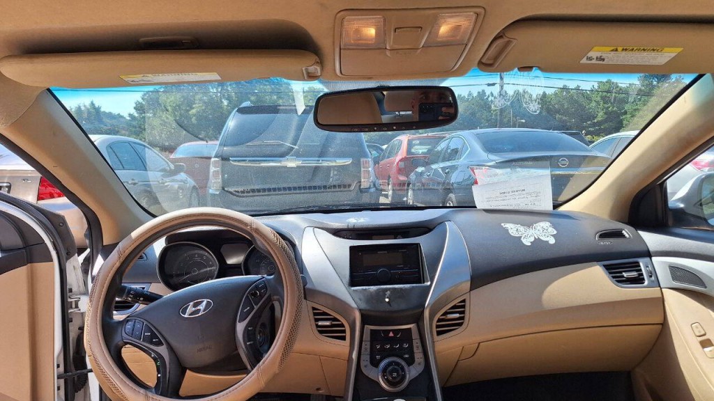 2013 Hyundai Elantra Image 12