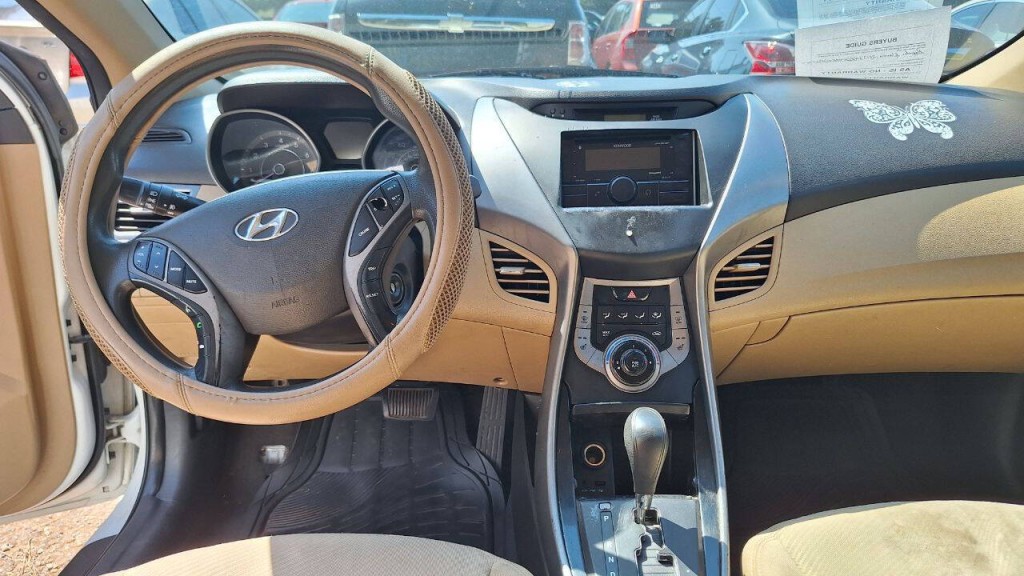 2013 Hyundai Elantra Image 14