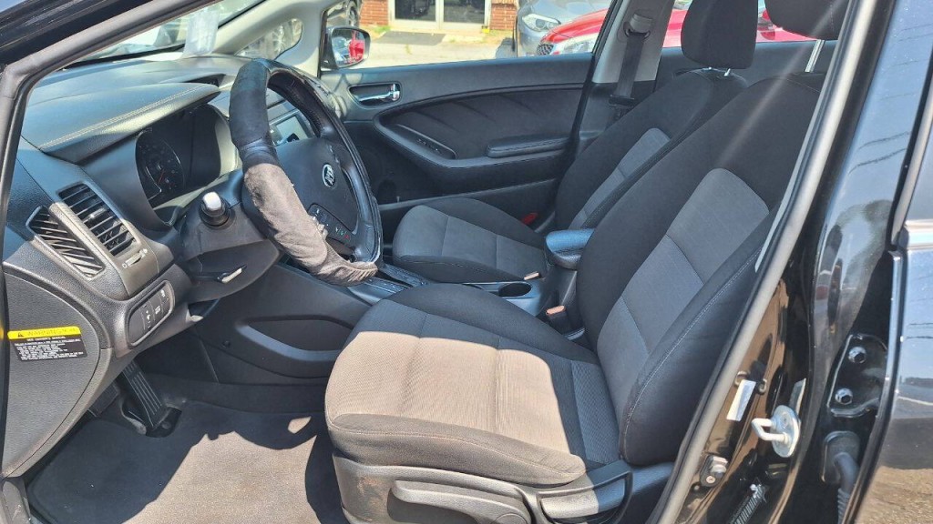 2015 Kia Forte Image 8