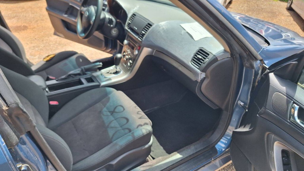 2008 Subaru Outback Image 12