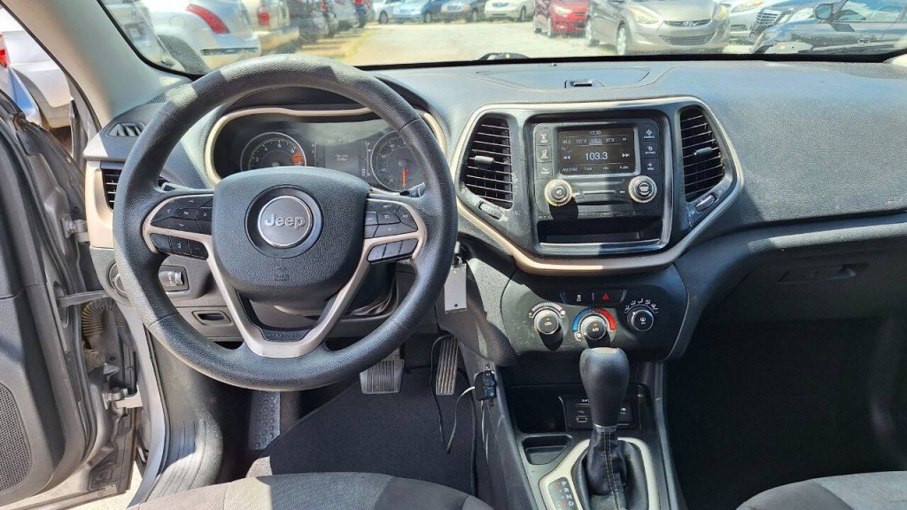 2018 Jeep Cherokee Image 13