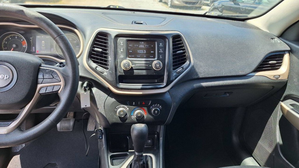 2018 Jeep Cherokee Image 14