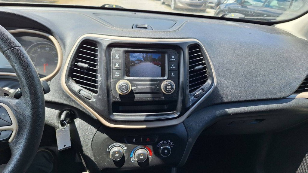 2018 Jeep Cherokee Image 15