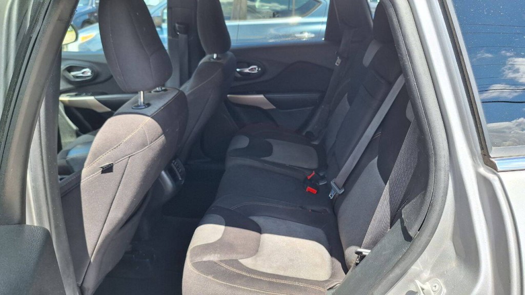 2018 Jeep Cherokee Image 22