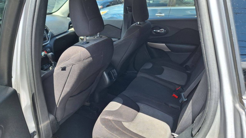 2018 Jeep Cherokee Image 23