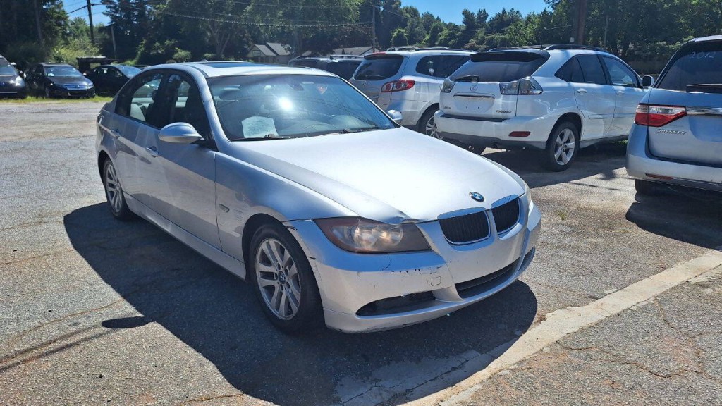 2006 BMW 3 Series Image 2