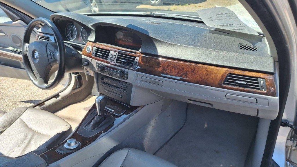 2006 BMW 3 Series Image 17