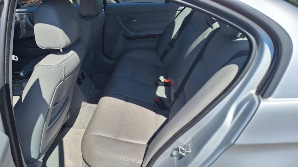 2006 BMW 3 Series Image 21