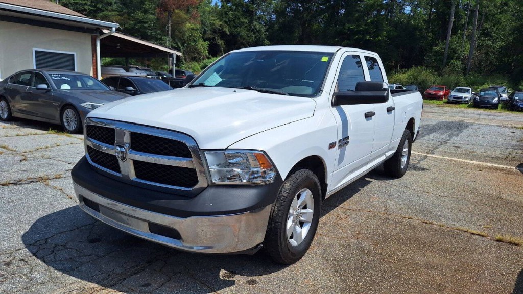 2015 RAM 1500 Image 3