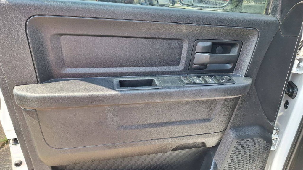 2015 RAM 1500 Image 7
