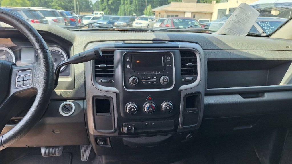 2015 RAM 1500 Image 11