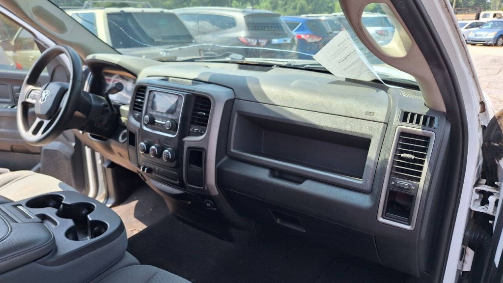 2015 RAM 1500 Image 14