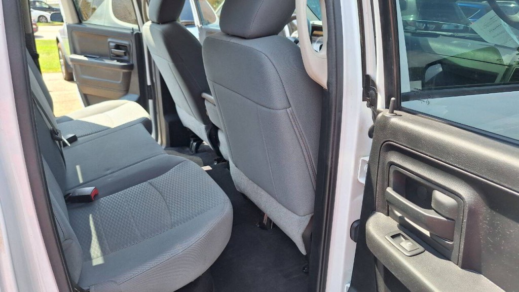 2015 RAM 1500 Image 17