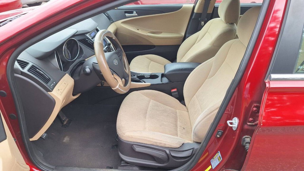 2011 Hyundai Sonata Image 8