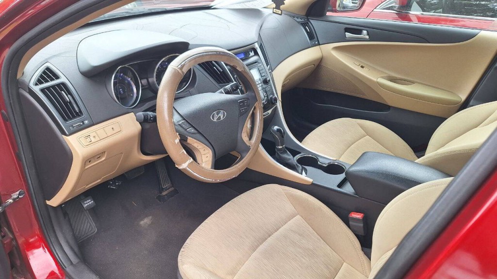 2011 Hyundai Sonata Image 9