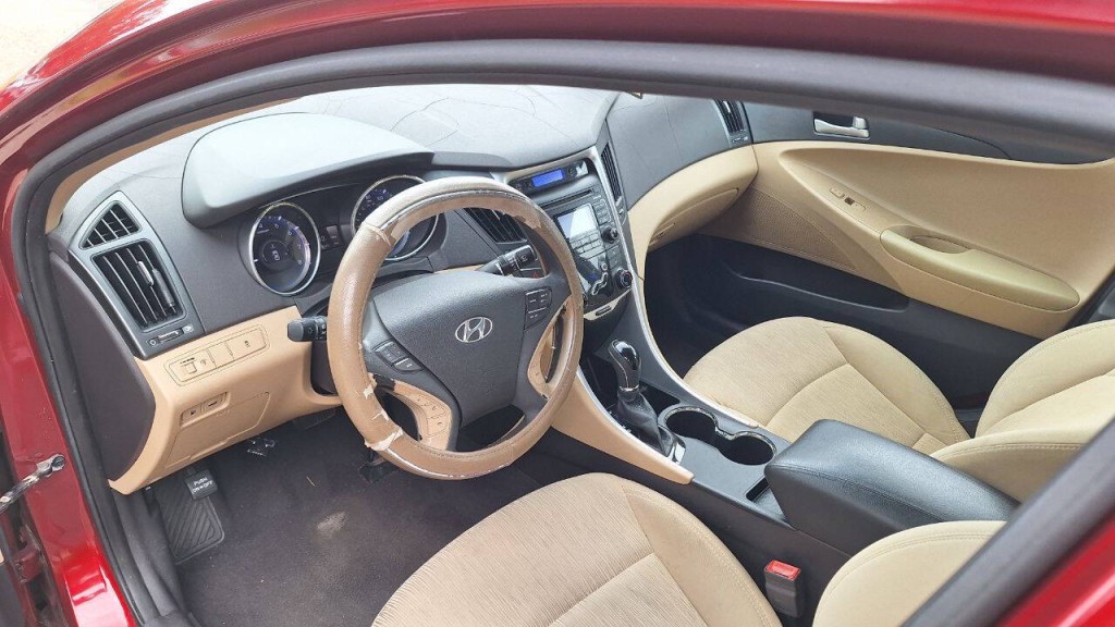 2011 Hyundai Sonata Image 10