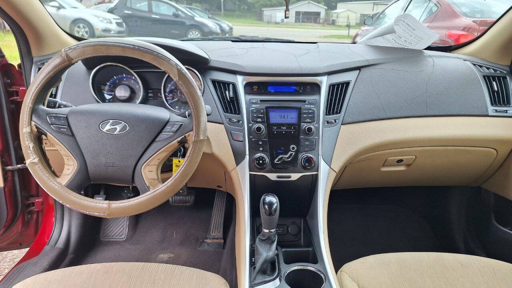 2011 Hyundai Sonata Image 12