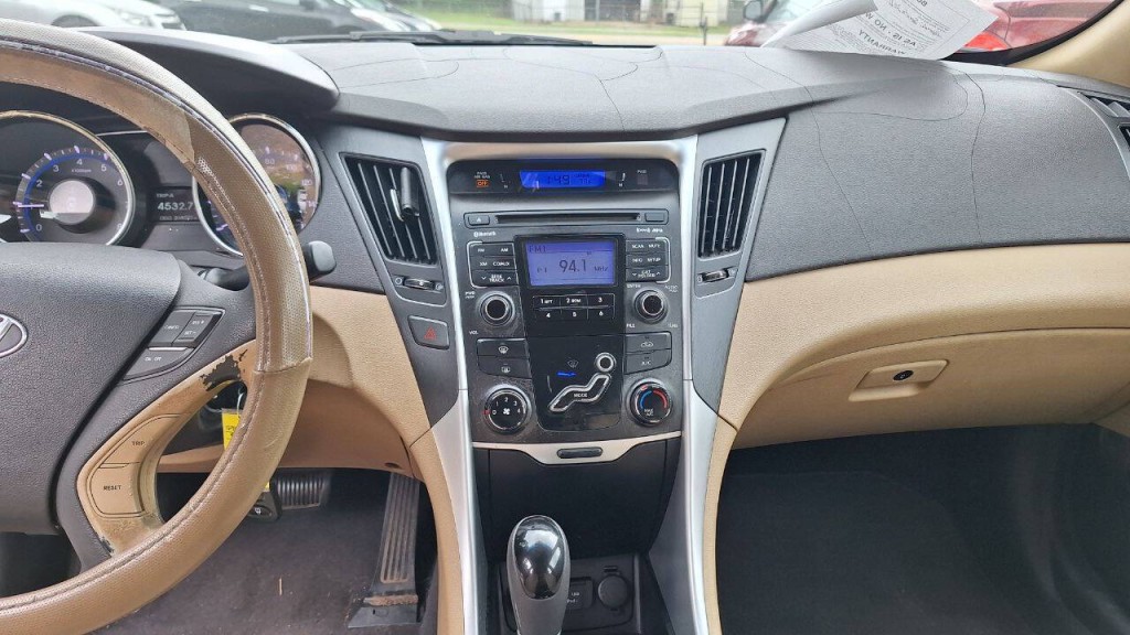 2011 Hyundai Sonata Image 14