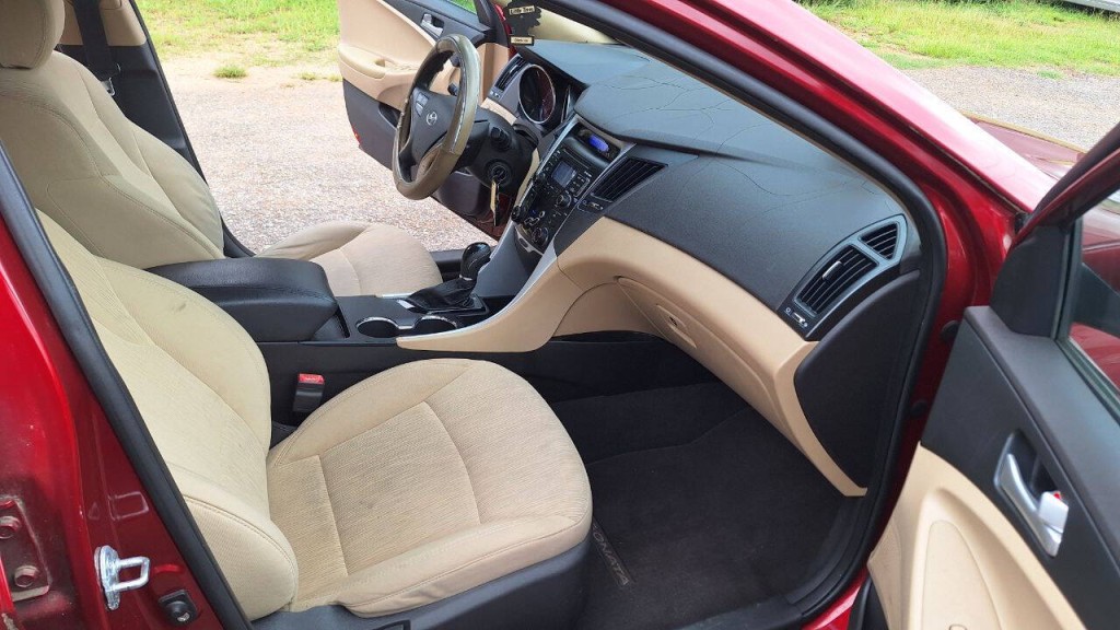 2011 Hyundai Sonata Image 15
