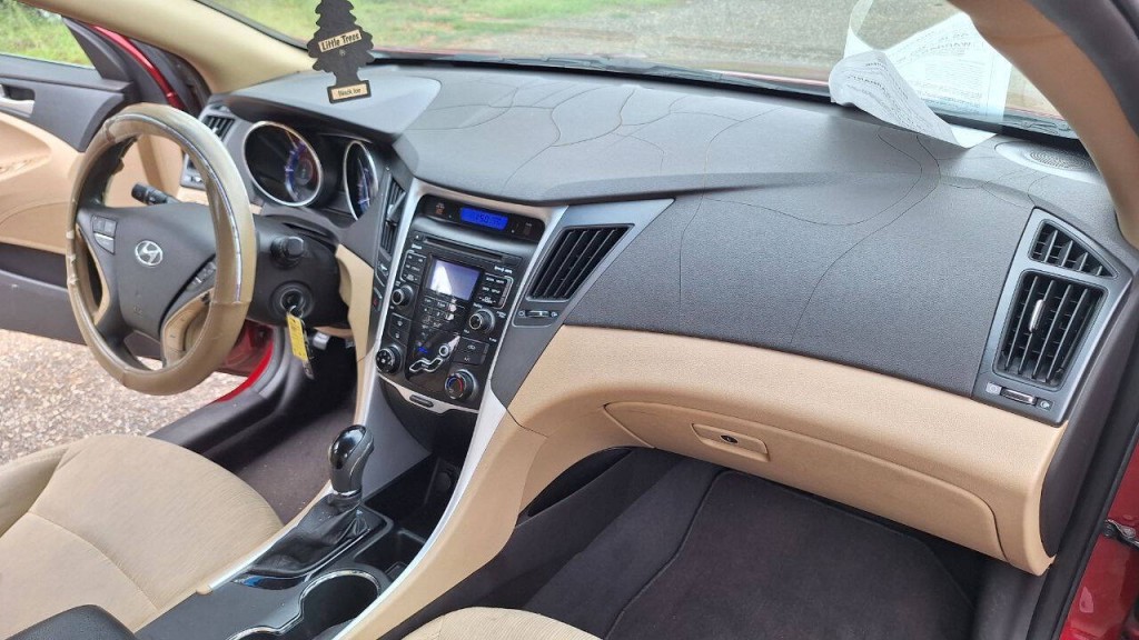 2011 Hyundai Sonata Image 17