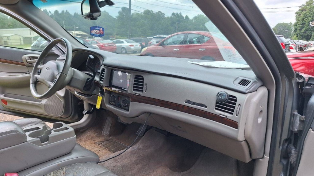 2005 Chevrolet Impala Image 10